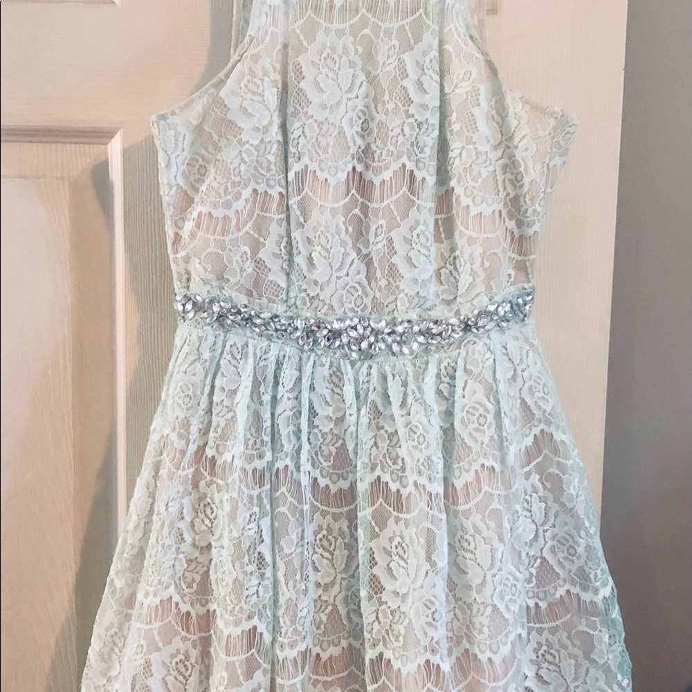 Stunning Lace overlay sleeveless dress size 7/8